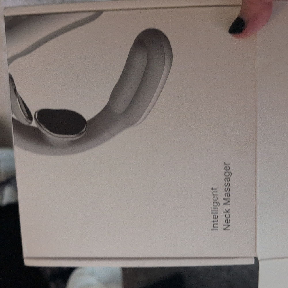 INTELLIGENT NECK MASSAGER